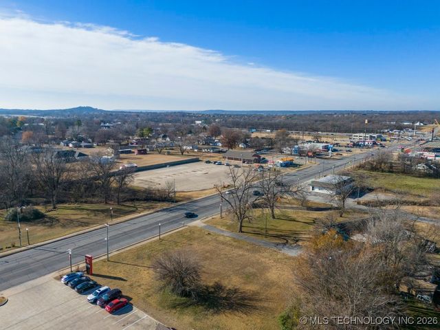 243 E 141st Street, Glenpool, OK 74033