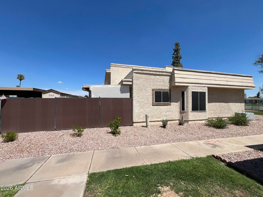 925 E LODGE Drive, Tempe, AZ 85283