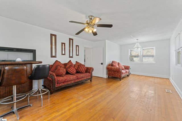 162 Watkins Court, Spartanburg, SC 29301