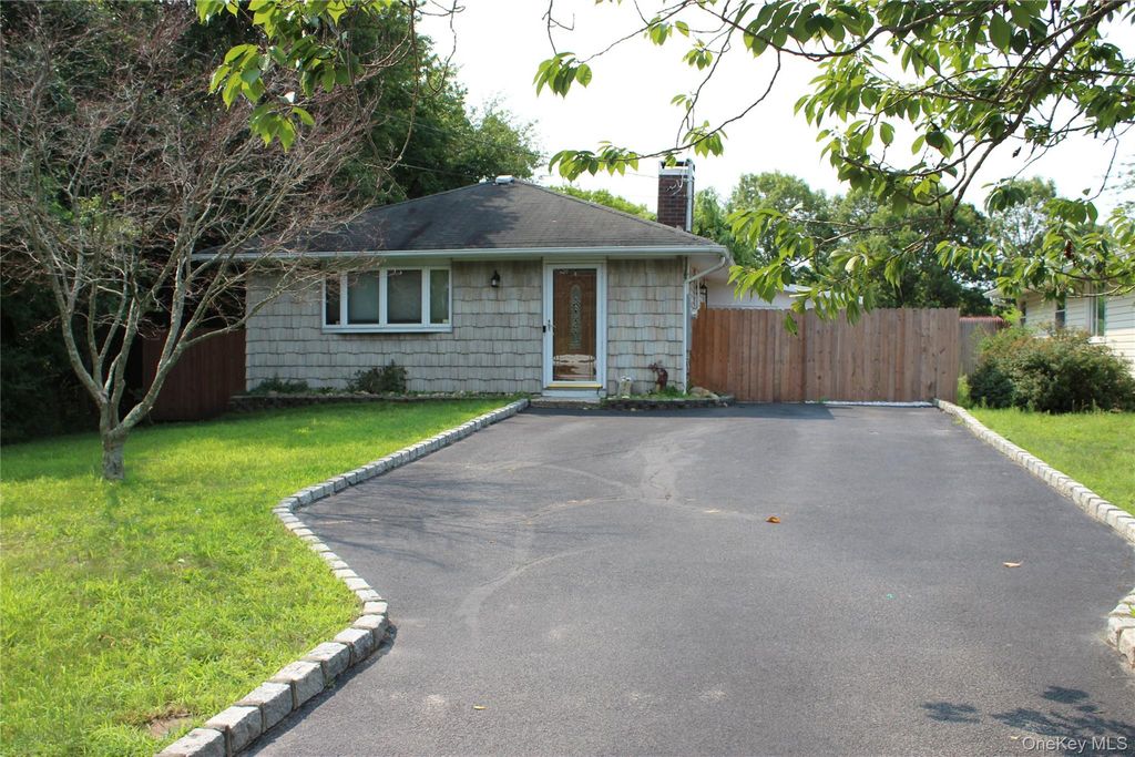 92 Lombardy Drive, Shirley, NY 11967