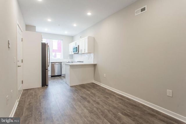 2010 N 8TH ST, Philadelphia, PA 19122