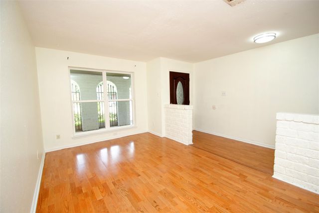 11511 Creekhurst Drive, Houston, TX 77099