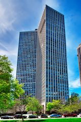 2626 N Lakeview Street 2106, Chicago, IL 60614