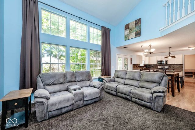 111 Oakview Drive, Mooresville, IN 46158