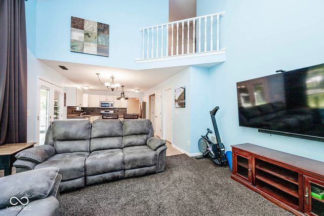 111 Oakview Drive, Mooresville, IN 46158