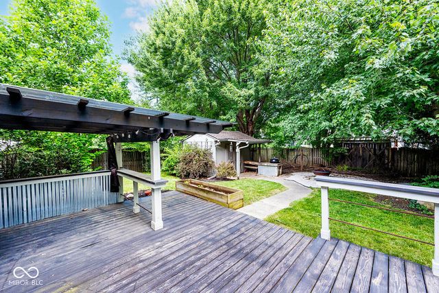 111 Oakview Drive, Mooresville, IN 46158