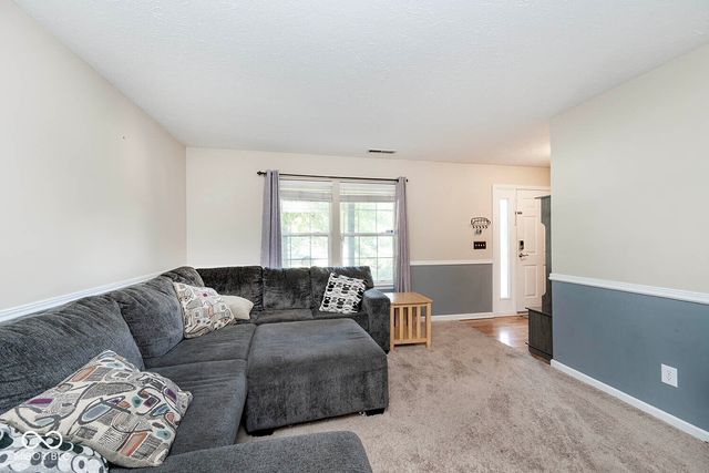 111 Oakview Drive, Mooresville, IN 46158