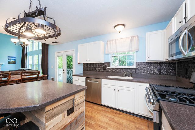 111 Oakview Drive, Mooresville, IN 46158