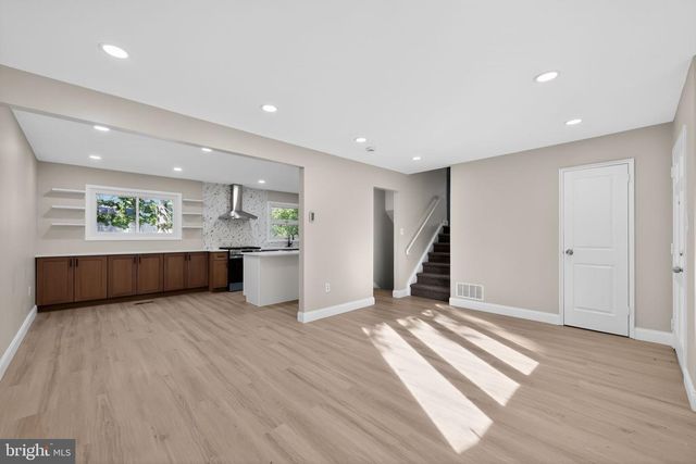 1976 ARENA DR, Hamilton, NJ 08610