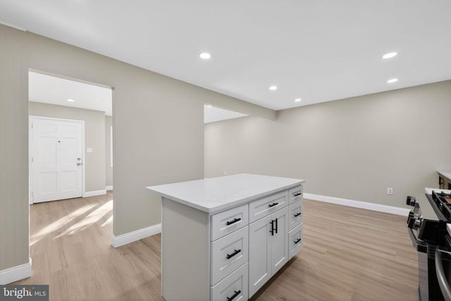 1976 ARENA DR, Hamilton, NJ 08610