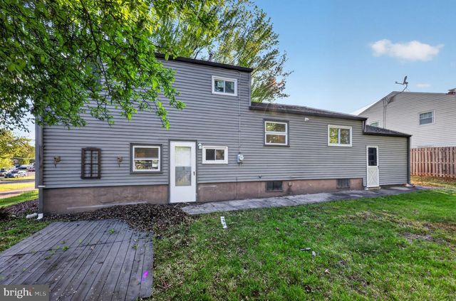 1976 ARENA DR, Hamilton, NJ 08610