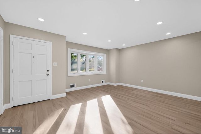 1976 ARENA DR, Hamilton, NJ 08610
