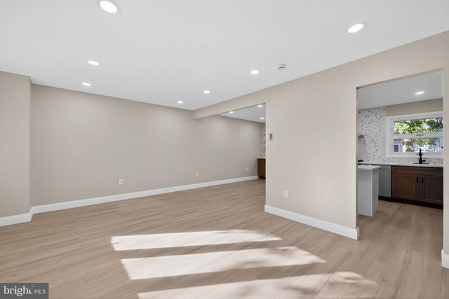 1976 ARENA DR, Hamilton, NJ 08610