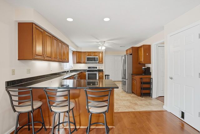 2 Tee Jay Ln, Blackstone, MA 01504