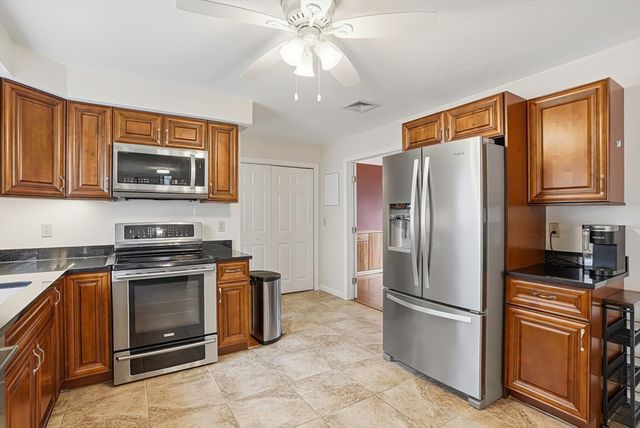 2 Tee Jay Ln, Blackstone, MA 01504