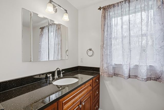 2 Tee Jay Ln, Blackstone, MA 01504