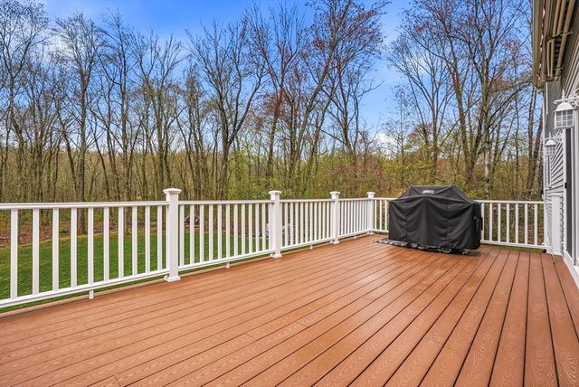 2 Tee Jay Ln, Blackstone, MA 01504