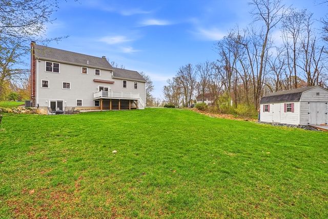 2 Tee Jay Ln, Blackstone, MA 01504