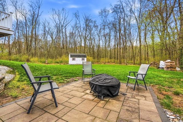 2 Tee Jay Ln, Blackstone, MA 01504