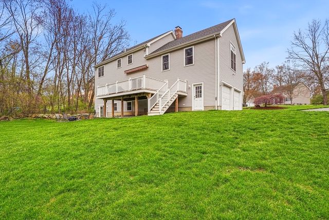 2 Tee Jay Ln, Blackstone, MA 01504