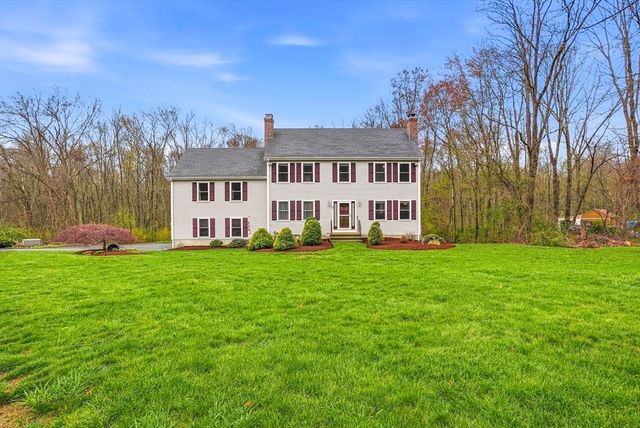 2 Tee Jay Ln, Blackstone, MA 01504