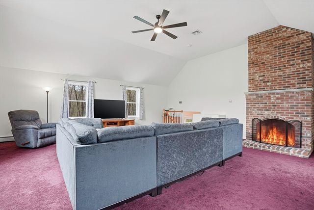 2 Tee Jay Ln, Blackstone, MA 01504