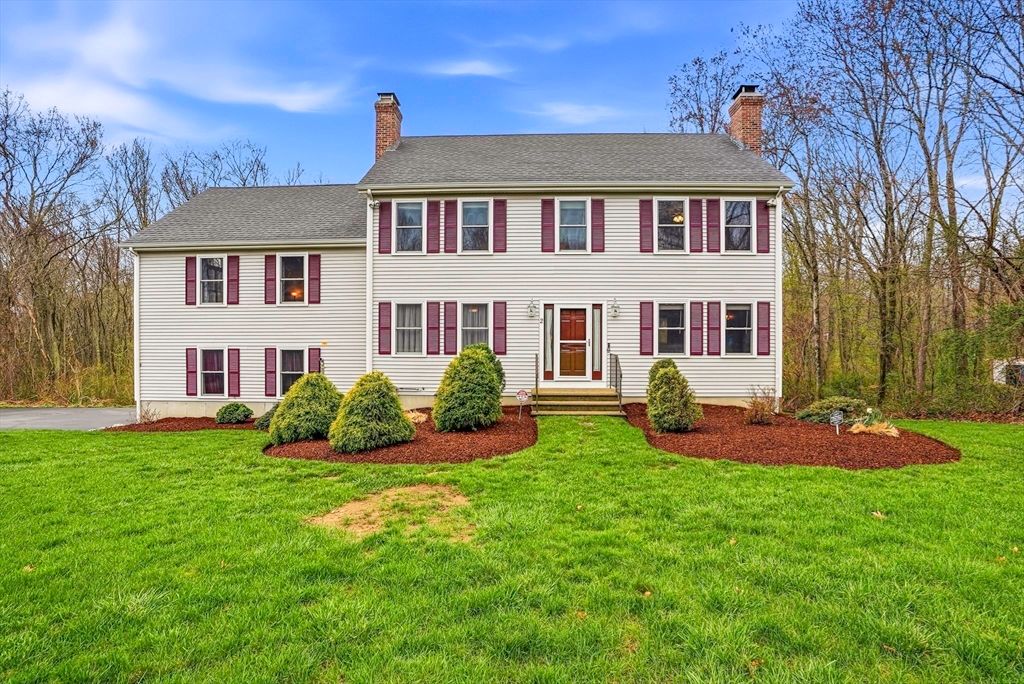 2 Tee Jay Ln, Blackstone, MA 01504