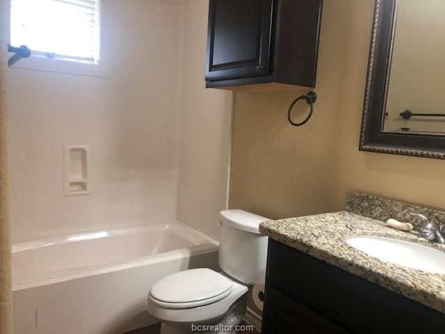 441 Momma Bear Drive, College Station, TX 77845