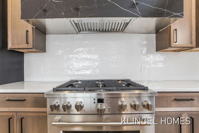 930 W Savidge Street 2, Spring Lake, MI 49456