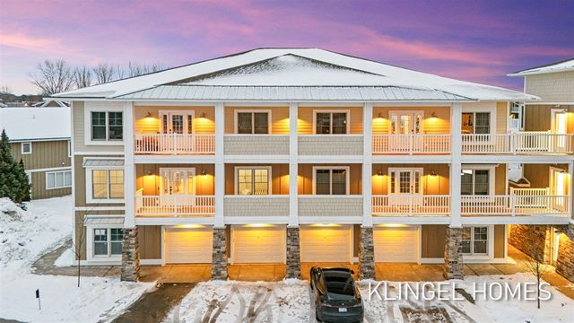 930 W Savidge Street 2, Spring Lake, MI 49456