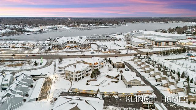 930 W Savidge Street 2, Spring Lake, MI 49456