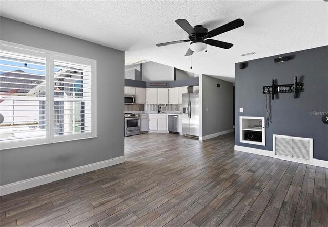 5517 LOMA VISTA DRIVE E, Davenport, FL 33896