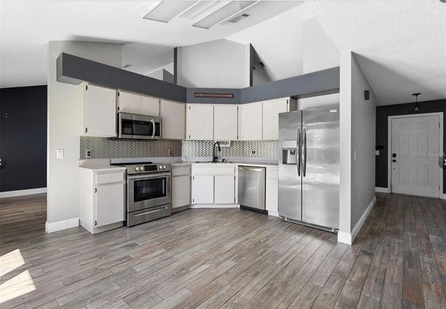 5517 LOMA VISTA DRIVE E, Davenport, FL 33896