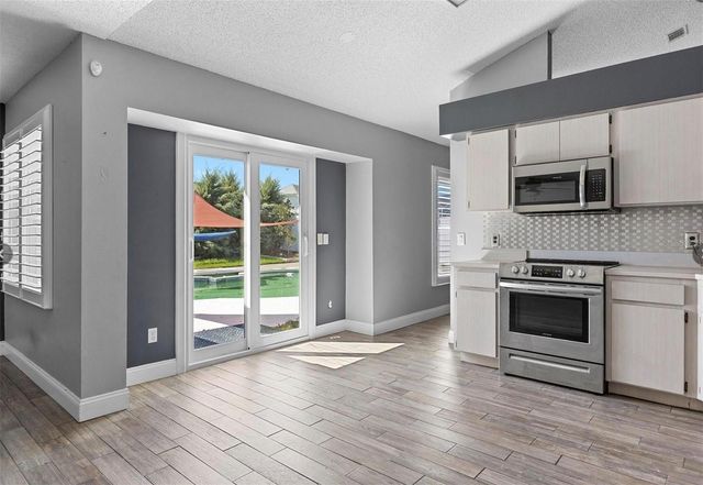 5517 LOMA VISTA DRIVE E, Davenport, FL 33896