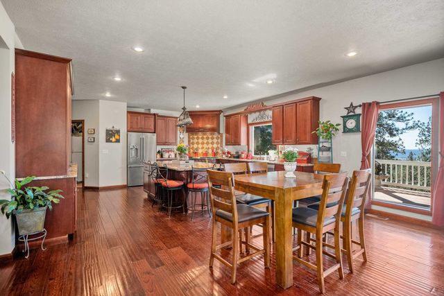 4212 W Country Hills Ln, Spokane, WA 99208