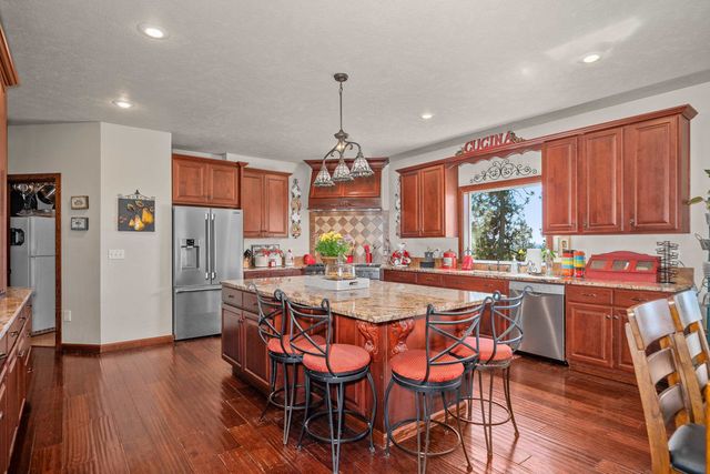 4212 W Country Hills Ln, Spokane, WA 99208