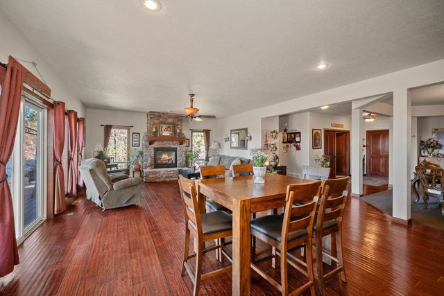 4212 W Country Hills Ln, Spokane, WA 99208