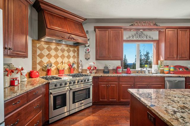 4212 W Country Hills Ln, Spokane, WA 99208