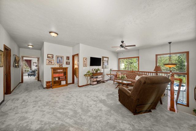 4212 W Country Hills Ln, Spokane, WA 99208