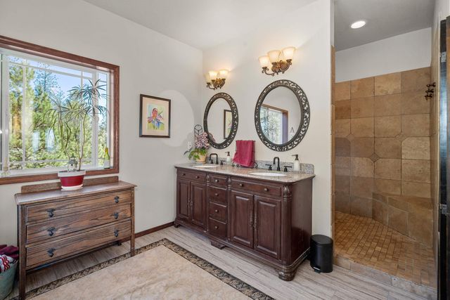 4212 W Country Hills Ln, Spokane, WA 99208