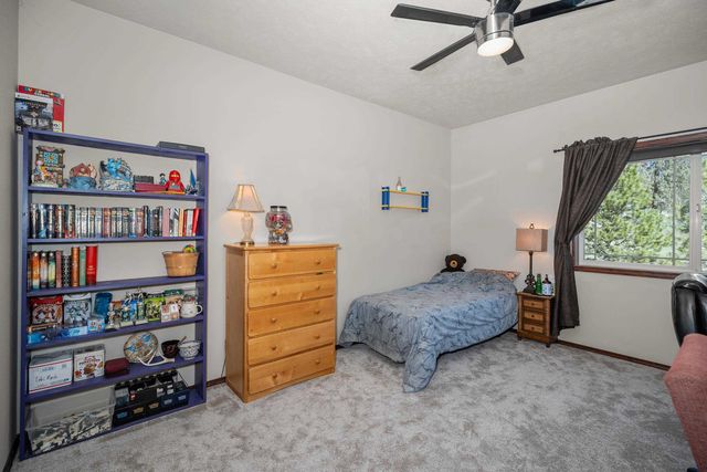 4212 W Country Hills Ln, Spokane, WA 99208