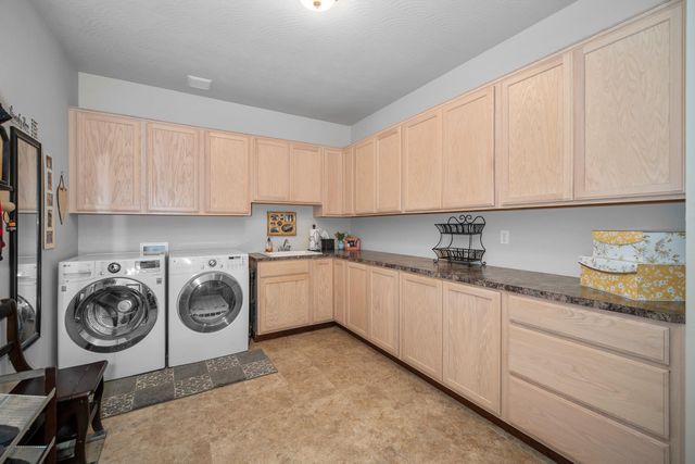 4212 W Country Hills Ln, Spokane, WA 99208