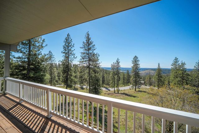 4212 W Country Hills Ln, Spokane, WA 99208