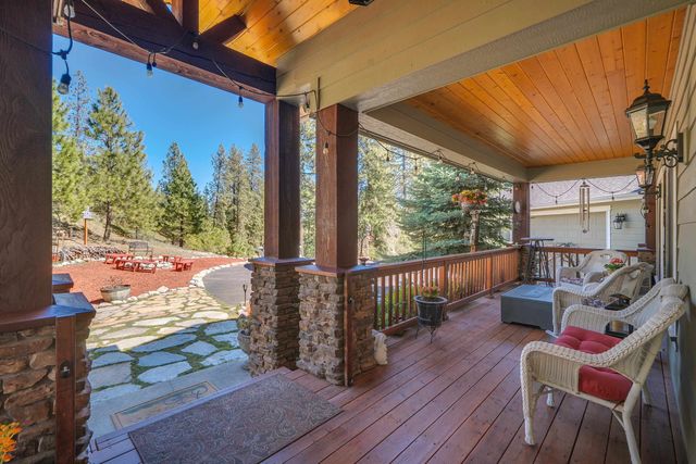 4212 W Country Hills Ln, Spokane, WA 99208