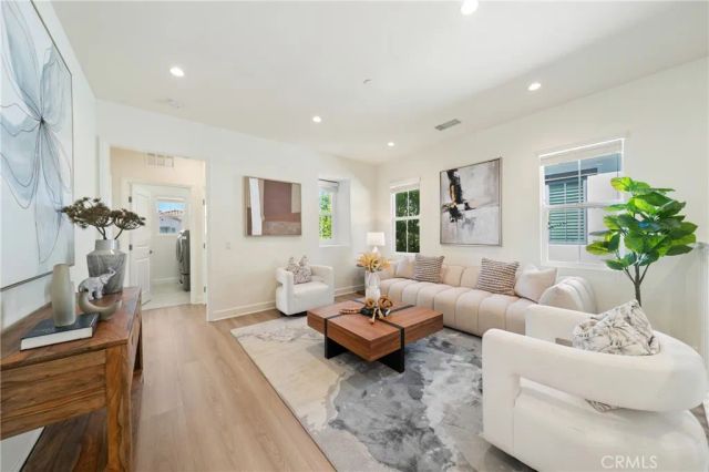 116 Mistletoe, Irvine, CA 92620