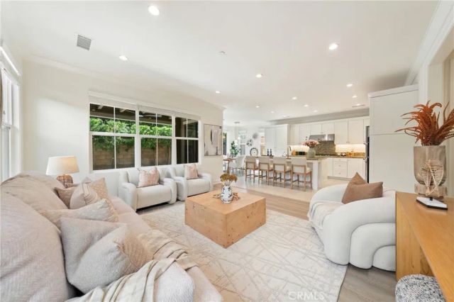 116 Mistletoe, Irvine, CA 92620