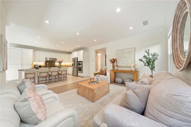 116 Mistletoe, Irvine, CA 92620