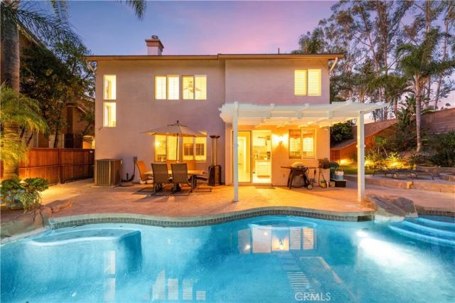 26 Appleglen, Irvine, CA 92602