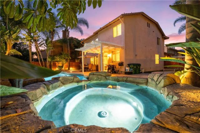 26 Appleglen, Irvine, CA 92602