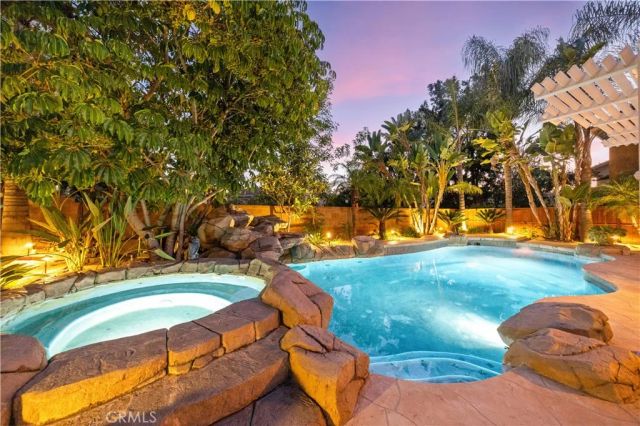 26 Appleglen, Irvine, CA 92602